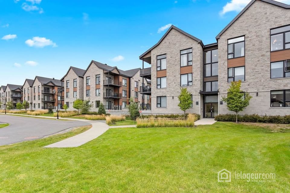 Beau projet locatif intime très bien situé à Rosemère sur la rue Des Mélèzes.