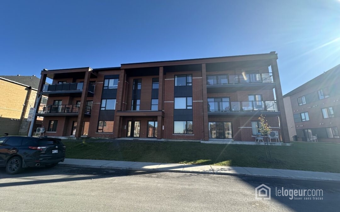 Projet de L’Équerre , 4 1/2, Garage, A/C, Rangement Intérieur, Eau chaude, 1 1/2 Salle de bain
